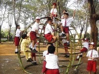 6bofhalimun's profile picture. ini anak2 6-b guntur 03 pagi itu fotanya pada tahun 2006 anak2 laki dari 6-b :*