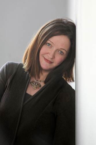 Anna Bennett, award winning photographer, fallen violinist, wife, lucky mum of 2 girls and lover of food, music, wine and vintage china.