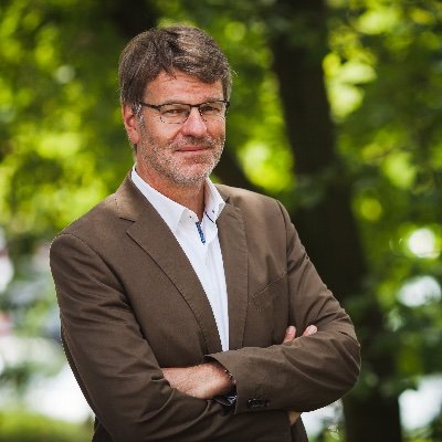 Professor für wirtschaftspolitischen Journalismus @TU_Dortmund, Autor