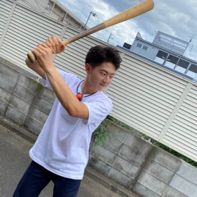 社会人2年目。横浜ベイスターズファン歴15年目。2011年のベイスターズがまた見たい…モーガン、下園が好き。関根と上茶谷を応援📣。14年間野球をやっていました。勝手に呟きます。よろしくお願いします！