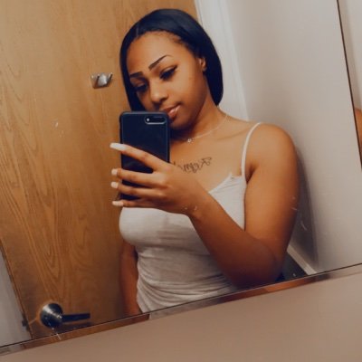 royalty_marie_'s profile picture. Maturing 🦋, Growing 🌸 , Glowing 🌼 , && LETTING THE PAST BE THE PAST 🎀