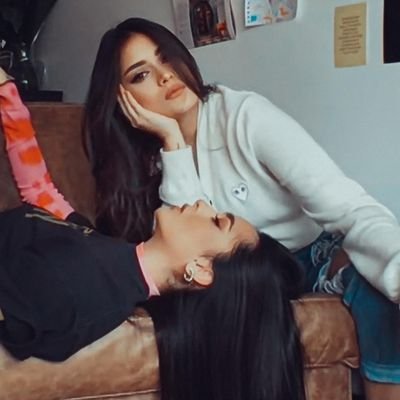 Calleypoche0_0's profile picture. 𝐅𝐚𝐧 𝐀𝐜𝐜𝐨𝐮𝐧𝐭 🤠| @calleypoche 🌈🌈🌈
 
@pochosaurus ☾ | @danielaacallee 🌙