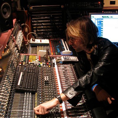 Kayfabemusic1's profile picture. I manage the Vevo for Garth Brook's alter ego Chris Gaines