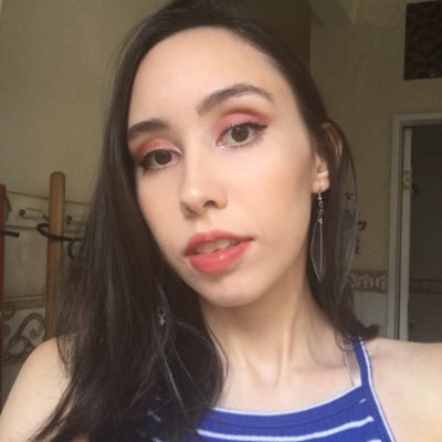 23 anos, carioca. Apaixonada por livros, séries, música, filmes e musicais