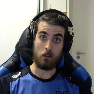 Streamer. Minha missão é trazer mais alegria para o dia de vocês!
https://t.co/zuBSLCMFVl | https://t.co/fZInL0Fr9v