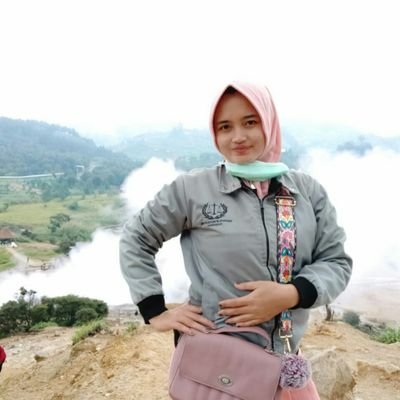 https://t.co/KwJk5HpB7G 
Blogger | Lifestyle | Mom Blogger | Suka Jalan-jalan dan Wisata Kuliner |
IG https://t.co/ati1Ak6HVe