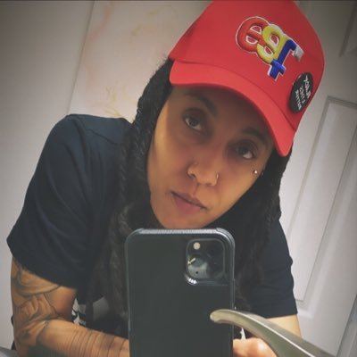 trippy2trippy's profile picture. /red./