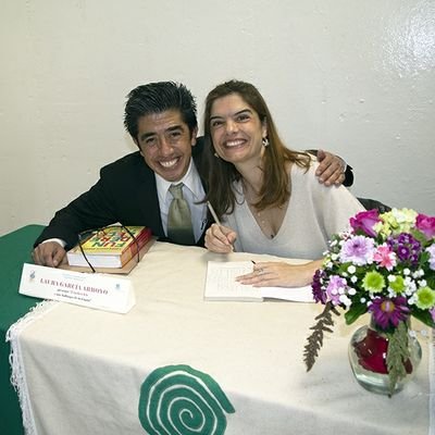 Comunicólogo, docente, emprendedor, maratonista y bebedor de café. Estudio la maestría en Administración, en Gestión y Desarrollo de la Educación.
