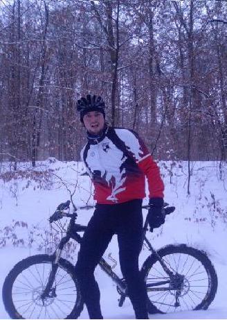 m_rehlinghaus's profile picture. Ich habe zwei große Hobbys. Den Radsport und die (Notfall)Medizin. Diese verknüpfe ich jetzt mit meiner Doktorarbeit über Radsportverletzungen.