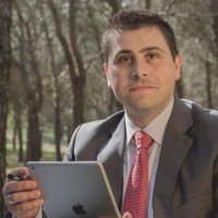 Programador web en @bitgenio. Me encantan los animales, la naturaleza y el aire libre. Pianista aficionado y corredor popular.