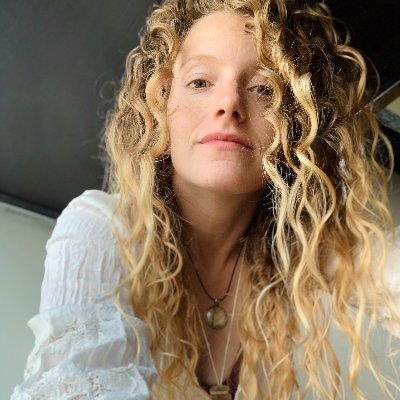 artist (directing | movement | performing | writing | teaching), int'l ed, one voice w/i @MigrantsTheatre ✍️@OhraThePlay 🇬🇧🇮🇹🇨🇭🇮🇪🇺🇸