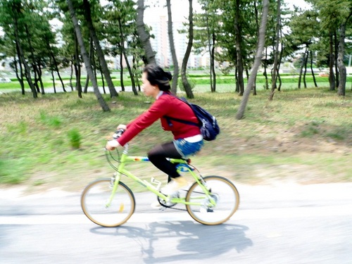 jiyeong627's profile picture. 25 자장구 타고 일탈중인 여자