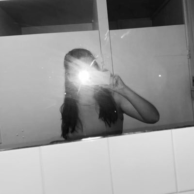 _holly__2's profile picture. not active very often