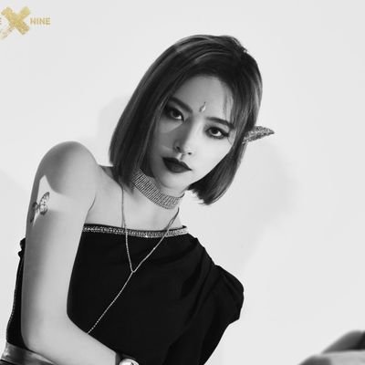 ( 𝐑𝐏 ╱ 95 ) She took the 3th crown in 𝐓𝐇𝐄𝟗 and being 𝐒𝐍𝐇𝟒𝟖_𝟕𝐒𝐞𝐧𝐬𝐞𝐬's most favorite fox since then. The name's 𝙆𝙞𝙠𝙞 𝙓𝙪 / 许佳琪。