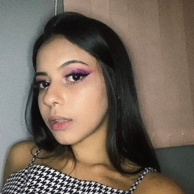 esqueci o que eu botei na minha bio anterior, quando eu lembrar coloco