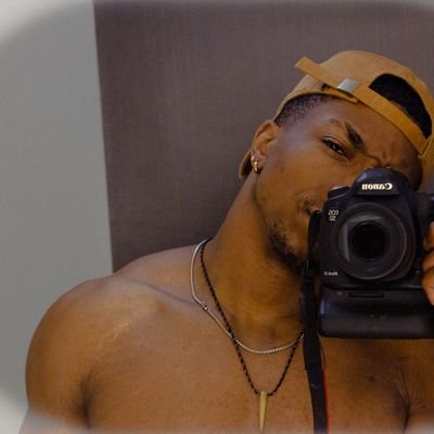 🇳🇬(Igbo) 🇺🇸I don't let situations change me I change situations💯
Instagram: Simbamaduka