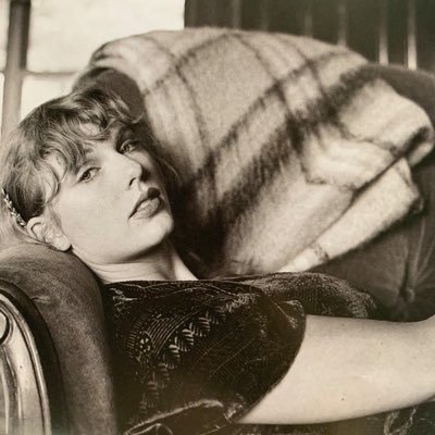 juliaaanneswift's profile picture. 6.6.14|swiftie since ‘09 💖