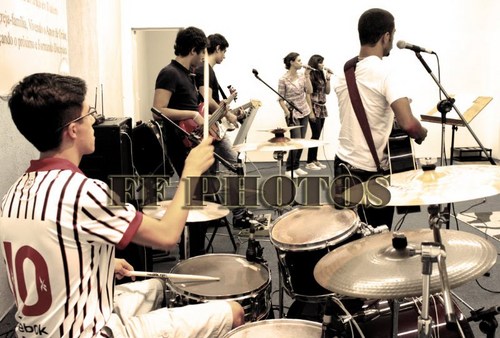 Jovens, eu vos escrevi porque sois fortes e a palavra de Deus permanece em vós... I João 2:14