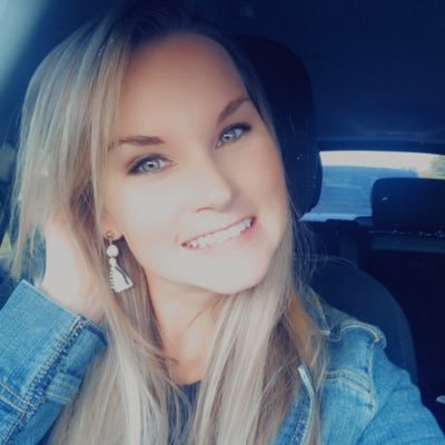 Art teacher for Frisco ISD, wife, and mommy of 2