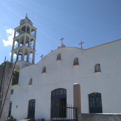 no necesitas competir con alguien.. sólo sé tu mejor versión cada día..