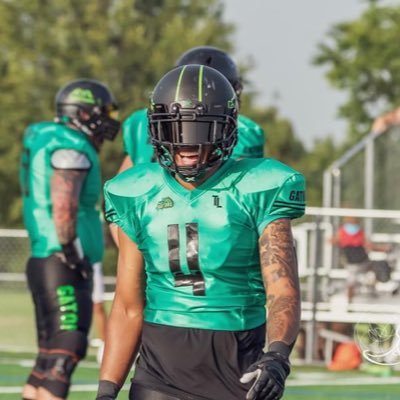 Traivon Bryant / 5’10” 190 / DefensiveBack / Married to @Katieeebryant32