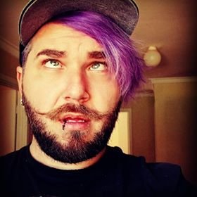 CharlieZeFrank's profile picture. fresh boi,variety streamer, apprentice skate underling, terrible magician, part time ninja turtle looking for a pizza crust.