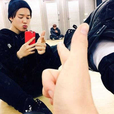 bPMccYsUhoKfyUK's profile picture. army
BTS 🐹🐤