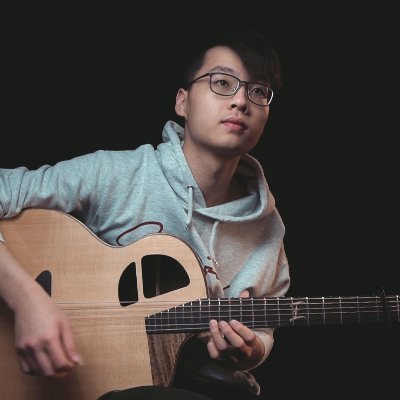 Percussive Fingerstyle Guitarist