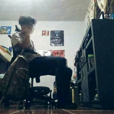 Hola bro mi gt es DrPlagaKawai en twich buscame como DrPlagueKawai streams de resident evil,apex legends, warzone etc. me gustan los tacos de tripa y cheve.😗👌