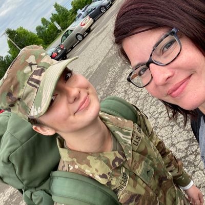 Single mom to parole agent, soldier and sweet little boy. Love the military, our beautiful country, and our brave President! MAGA#