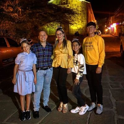 Papa de juan, sofia y sara, Esposo de Pili, Amo vivir en el pueblito mas lindo de Colombia !Barichara¡ Entre Otras Cosas  Prop del Portal Bienes Barichara.