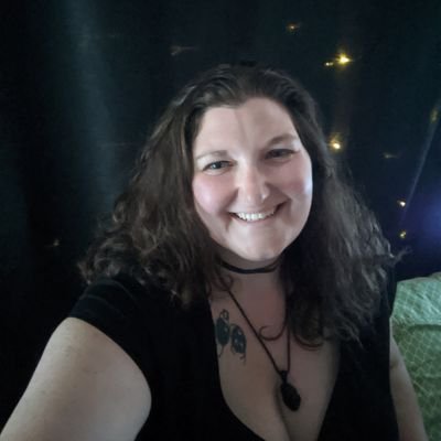 AlexisLindsay1's profile picture. Love others so radically they wonder why.