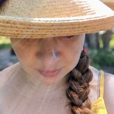 _missroya's profile picture. Tweets my own.