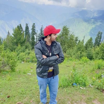 Zeeshan89465038's profile picture. Finding meaning of life in books, technology, poetry, & love❤