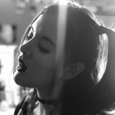 MissWigger's profile picture. Pink and black, pero ni fresa ni dark.