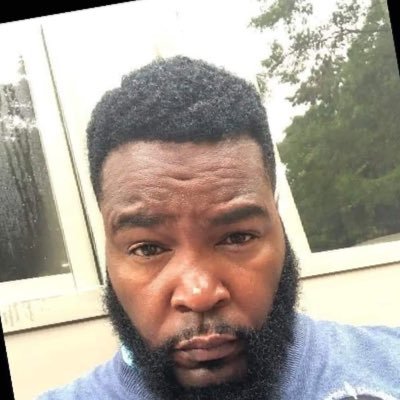 Too_e_z's profile picture. 