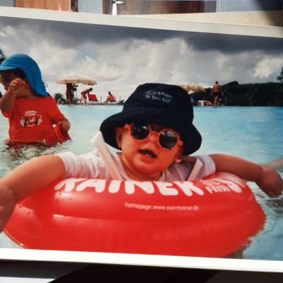 TombeuxLea's profile picture. 