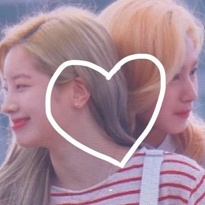 ##taeyong reacted with šš½;; my charming point;:;:: my small butt