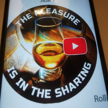 The Pleasure is in the Sharing..... whisky lover on a single malt & bourbon journey... Obsessive sharer.. On youtube The Whisky Friend...