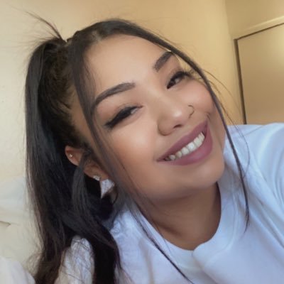 ayooitsjessi's profile picture. just a free bird 🕊