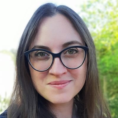 Especialista em Marketing Digital, blogueira e apaixonada por bolos | cintiacosta@gmail.com