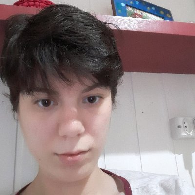 mbiolchii's profile picture. 