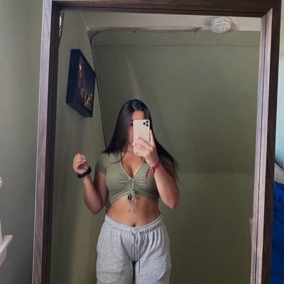 omfdezzyy's profile picture. swimming pools under desert skies