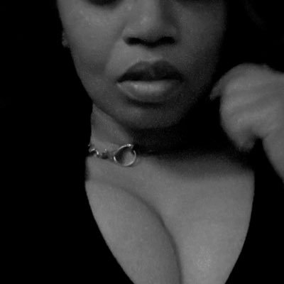 lajefafrijoles's profile picture.  iOS + web dev… artist + designer… muralist… his little… goddess… silent soror… PhD candidate