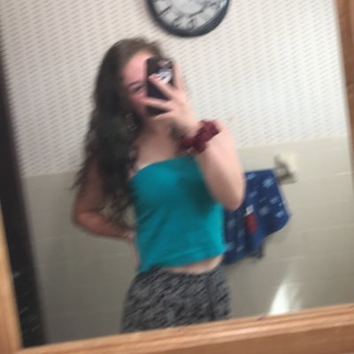 molly_joyce23's profile picture. PSHS ‘23 - Automotive Student - Why is this a thing?