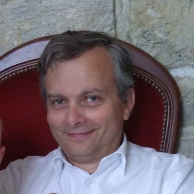 Jésus est mon Sauveur et mon Seigneur.
Dieu vous aime et Il l'a montré en Jésus