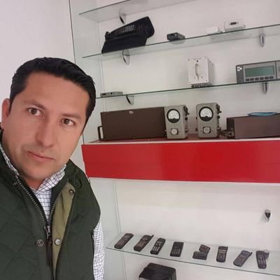 OmarAlcacena's profile picture. Mas ciencia menos política