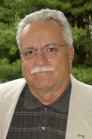 Kalamazoo native, involved with PCB cleanup of Kalamazoo River. Married, retired, still learning.