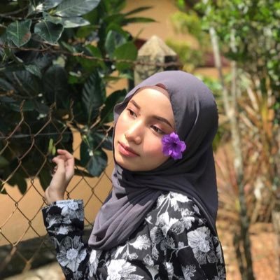 amira_2344's profile picture. -