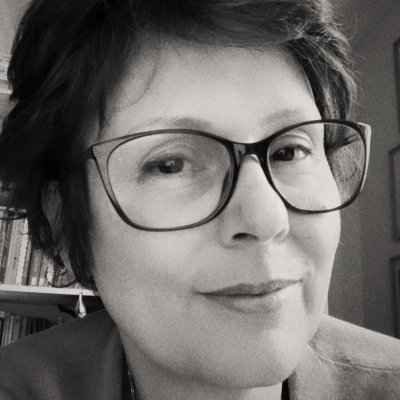 Luciatw's profile picture. Eu cuido de quem cuida!
Ajudo você que é profissional de saude a vencer os desafios de emocionais da profissão.